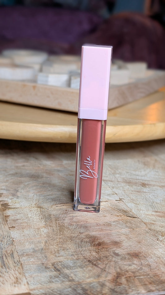 Bella Beauty Fall Collection Lipgloss strike